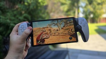 Graczka otrzymuje PS Portal w prezencie od swojej mamy, ale napotyka problem podczas gry - społeczność pomaga i znajduje rozwiązanie