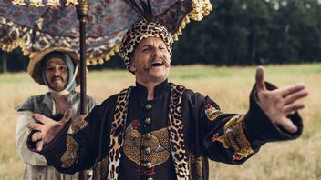 2. sezon 1670 na pierwszym zwiastunie. „Nie uwierzysz, co odjaniepawli Jan Paweł” w nowej odsłonie komediowego hitu Netflixa
