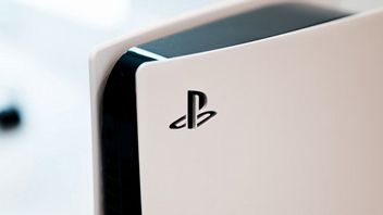 Konsolowa wpadka na Amazonie: Gracz zamawia PS5, ale dostaje opakowanie PS4, a w środku jest całkowicie brudne PS3