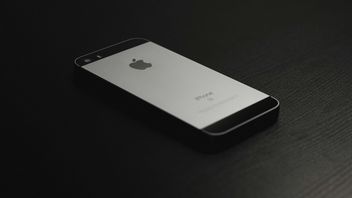 Czy iPhone 5S sprawdzi się w 2025 roku? Test 12-letniego smartfona