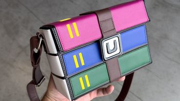 WinRAR zrozumiał: Skoro prawie nikt nie płaci za jego oprogramowanie, to przynajmniej może zarobić na sprzedaży oficjalnych toreb i kurtek