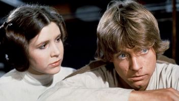 Mark Hamill początkowo nie zrozumiał swojej roli w Gwiezdnych wojnach. Po prawie 50 latach wyznaje: „Myślałem, że jestem tylko irytującym pomagierem Forda”
