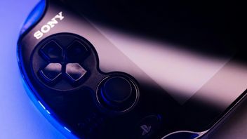 Steam Deck w tyle za starszą konkurencją. Handheld Valve sprzedał się trzy razy gorzej niż PS Vita