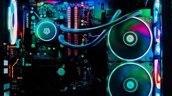 32 GB RAM-u i RTX 4060 dominują w lutowej ankiecie Steam. Windows 10 zaliczył niespodziewany powrót