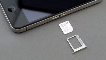 Jak założyć eSIM w Play? Podajemy dwa sposoby