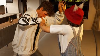 Symulator życia inZOI ogranicza niezręczne rozmowy i naprawia jeden problem z ciążą