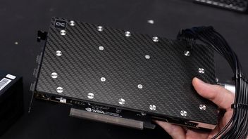 Youtuber naprawił RTX 4090 widza, bo producent odmówił gwarancji. Znowu winne są stopione złącza 12VHPWR