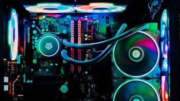 Przypadkiem odłączył RAM, bo wkurzało go RGB. Po 5 latach zorientował się, że przez to jego PC miał tylko 8 GB pamięci