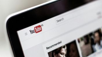 Kolejne kanały z YouTube nie zarobią na fałszywych trailerach. Serwis wstrzymuje monetyzację dla kont z „fejkowymi” zwiastunami powstającymi przy użyciu AI