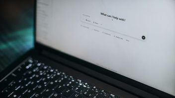 Studentka zażądała od swojego uniwersytetu 30 000 złotych, ponieważ przyłapała wykładowcę na korzystaniu ze sztucznej inteligencji