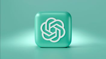 „Stoimy u progu nowej generacji technologii”. Legendarny projektant Apple łączy siły z OpenAI