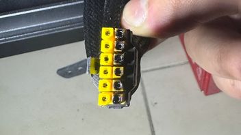 MSI miało rozwiązać problem topiących się złączy w RTX 5090. Kolejny przypadek pokazuje, że to nie takie proste