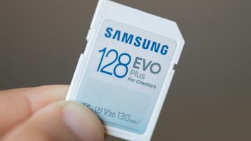 10 lat temu byliśmy zadowoleni z kart microSD w naszych telefonach. Producenci mieli jednak dobry powód, żeby się ich pozbyć