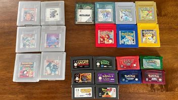 Żona odkrywa na nowo swoją dziecięcą kolekcję Game Boyów, daje ją mężowi, a on nie może uwierzyć w swoje szczęście