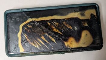 Użytkownik obudził się w nocy obok płonącego smartfona. Google w odpowiedzi zmniejszy pojemność baterii Pixela 6a