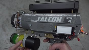 YouTuber zbudował laser ze złomu, 250 000 razy potężniejszy niż wskaźnik laserowy, a i tak nie przyznano mu oficjalnego rekordu świata