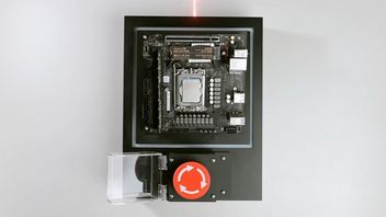 Nowy dysk SSD ma duży czerwony przycisk. Spróbuj zgadnąć, co się stanie po jego naciśnięciu