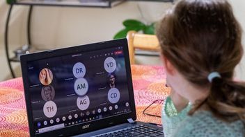 Prezesi firm technologicznych odkryli, jak wykorzystać zalety pracy zdalnej. Przy okazji zaniżają wynagrodzenie pracowników