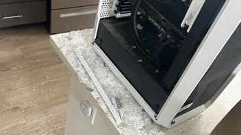 Chciał tylko wymienić wentylator w PC. Skończyło się rozbitym panelem przez jeden drobny błąd