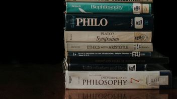 Miliarder radzi pokoleniu Z: TikTok i doomscrolling mogą was zgubić - zamiast tego sięgnijcie po klasyków filozofii