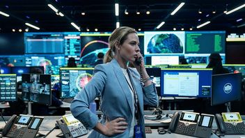 Nadchodzący thriller polityczny Netflixa z 89% na Rotten Tomatoes będzie hitem tej jesieni. Idris Elba i Rebecca Ferguson w intrygującej zapowiedzi widowiska