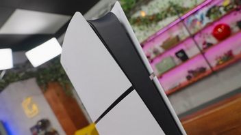 Nowe PlayStation 5 Slim rozebrane na części. Wygląda tanio, ma jedno genialne rozwiązanie, ale i jedną dużą wadę