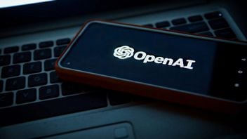 ChatGPT Atlas to przeglądarka od OpenAI, która zapamięta, co robisz w internecie