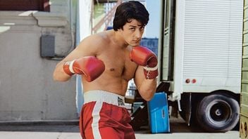 Film biograficzny o Sylvesterze Stallone już powstaje i prezentuje pierwsze oficjalne zdjęcie. I Play Rocky znalazł głównego aktora na miarę wyzwania