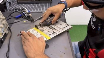 Pocięli GTX 1080 Ti i połączą go z RTX 5070 Ti. To może być najlepszy procesor graficzny Nvidii wszech czasów