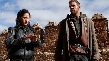 Lubiany serial fantasy właśnie wleciał na SkyShowtime. 10 odcinków widowiska z gwiazdą Andora już dostępne