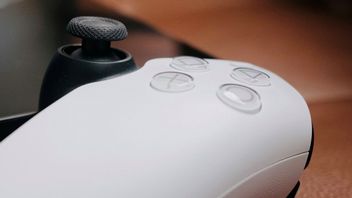 Działania Sony zdradzają powstawanie handhelda PS6. Firmie zależy na wprowadzaniu oszczędzania energii w grach PS5