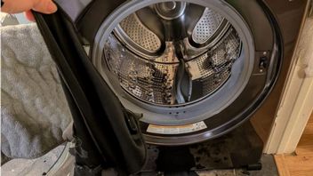 Gracz postanowił wyprać podkładkę pod mysz w pralce. Efekt okazał się katastrofalny, a internauci ruszyli z poradami