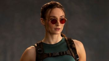 Lara Croft na pierwszym zdjęciu z serialu Tomb Raider od Amazona. Gwiazda Gry o tron, Sophie Turner, wygląda niemal idealnie, ale nie wszyscy są do niej przekonani