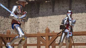 Niezwykle wyczekiwana średniowieczna gra z realistyczną i bardzo brutalną walką zaskoczy nagłą premierą na Steam. Nowy zwiastun Half Sword wprost urzeka klimatem