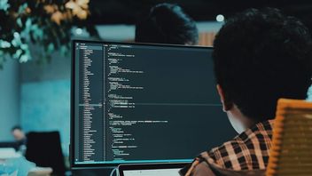 32-letni programista w Chinach zmarł prawdopodobnie z przepracowania. Podczas pobytu w szpitalu dodano go do grupowego czatu służbowego