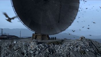 Po 2 latach przerwy najbardziej ekscytujący serial sci-fi Netflixa powróci w 2026 roku: twórcy Gry o tron znów u steru, zdjęcia właśnie zakończono