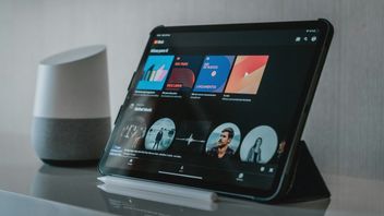 Google chowa teksty piosenki za paywallem na YouTube Music. Blokada jeszcze nie dotarła do Polski