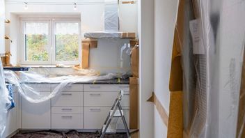 Zaradny ojciec przebudował kuchnię, tak jak zaprezentował mu ją ChatGPT. To teraz popularny trend