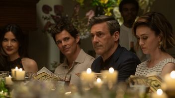 Mniej niż miesiąc zostało do premiery 2. sezonu „wciągającego” thrillera Apple TV z Jonem Hammem. Pierwszą serię Znajomych i sąsiadów poleca 82% widzów