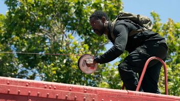 55 mln godzin oglądania zagwarantowało kontynuację, ale 3. sezon jednego z najlepszych seriali sci-fi ostatnich lat może być ostatnim