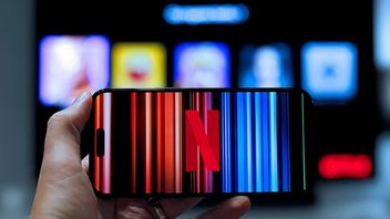 Netflix zaprzecza, jakoby kazał filmowcom streszczać fabułę w dialogach. „Hejterzy zawsze będą hejtować”