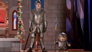 Dziś najważniejsza komediowa premiera na SkyShowtime tego tygodnia. 3 odcinki prequelowego serialu rozwijającego kultowe uniwersum są już dostępne w Polsce