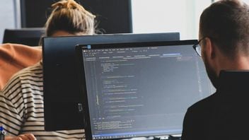 44% twórców gier rozważa zmianę zawodu. Wyniki ankiety nie pozostawiają złudzeń co do kondycji branży