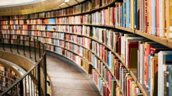 Szkolne podejście do czytania sprawia, że coraz mniej dzieci czyta dla przyjemności, ale BookTok odwraca ten trend wśród młodzieży