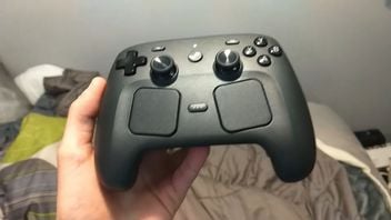 Steam Controller „krzyczy”, gdy go upuścisz. Valve ukryło filmowy żart, który znają wszyscy