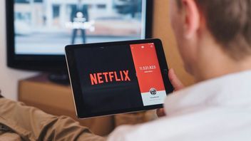 Zarwane noce i odłożone obowiązki. Netflix zbadał, jak przez 10 lat streaming zmienił Polaków