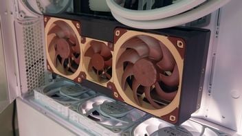 „Myślałem, że mnie to nie spotka”. Właściciel RTX 5090 pokazał niepokojący stan kabla, na szczęście wybrał mniej typowy kolor