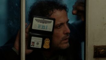 W ten weekend na Netflix nadrobisz jeden z najlepszych thrillerów ubiegłego roku. 8 trzymających w napięciu odcinków z szansą na Emmy