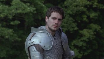 Za 3 dni na Netflixie: imponująco zrealizowany serial historyczny od twórcy Wikingów. To tutaj Henry Cavill odniósł przełomowy sukces