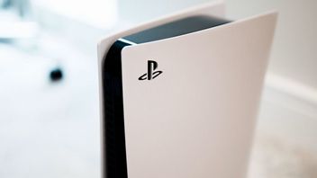 Kupujesz PS5 z napędem? Sony już na pudełku przypomina, że nowe gry na płytach mają datę końca